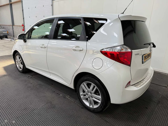 Toyota - verso-s - personenauto - 2012 - afbeelding 22 van  26