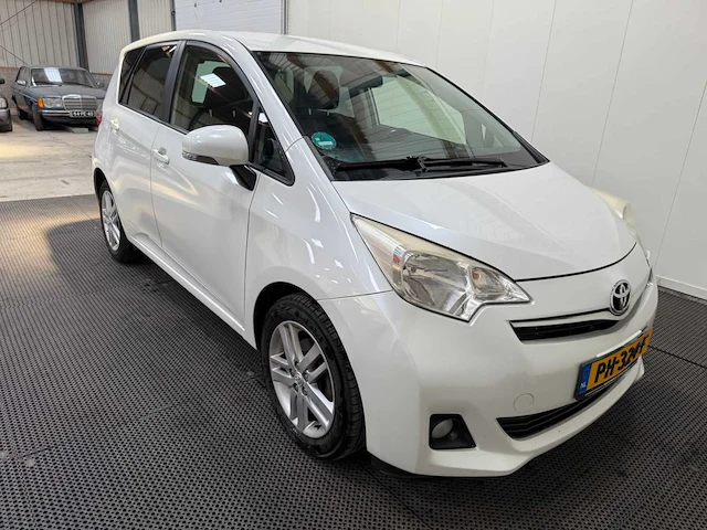 Toyota - verso-s - personenauto - 2012 - afbeelding 25 van  26