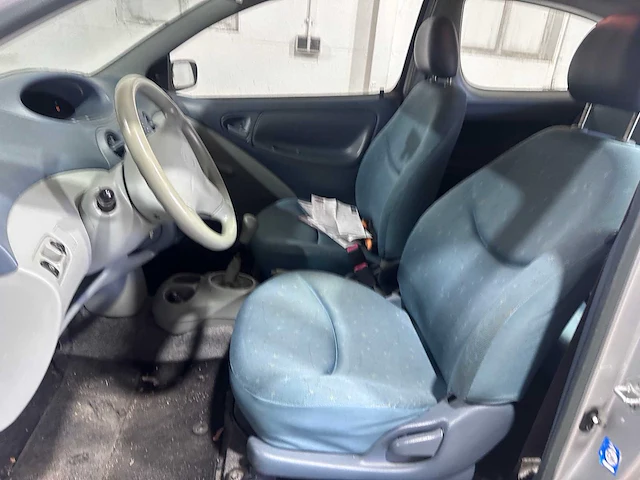 Toyota - yaris - 1.0-16v vvt-i terra - 15-dh-jn - afbeelding 5 van  16