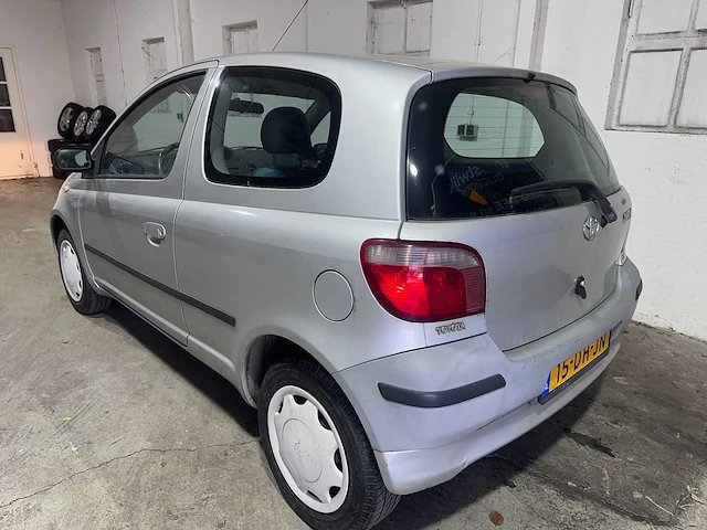 Toyota - yaris - 1.0-16v vvt-i terra - 15-dh-jn - afbeelding 10 van  16