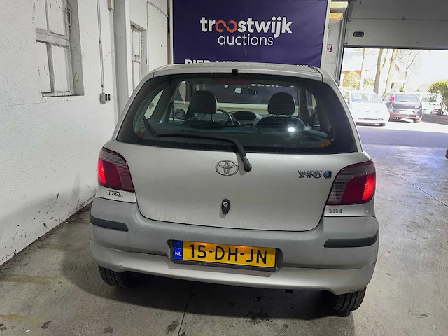 Toyota - yaris - 1.0-16v vvt-i terra - 15-dh-jn - afbeelding 11 van  16