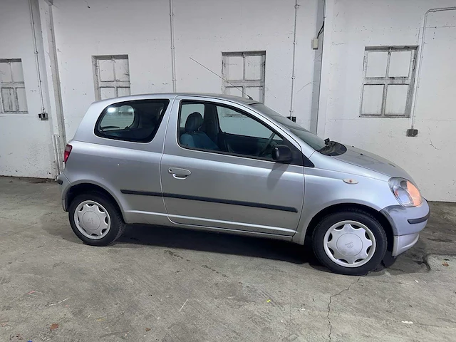 Toyota - yaris - 1.0-16v vvt-i terra - 15-dh-jn - afbeelding 13 van  16