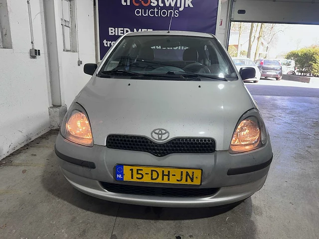 Toyota - yaris - 1.0-16v vvt-i terra - 15-dh-jn - afbeelding 15 van  16