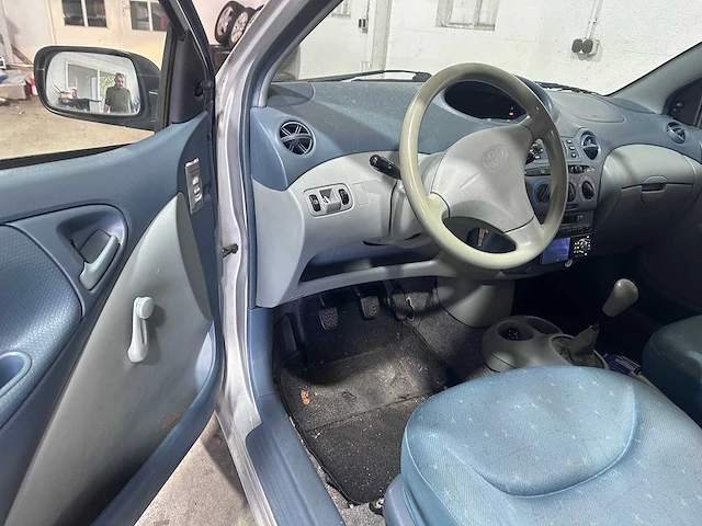 Toyota - yaris - 1.0-16v vvt-i terra - 15-dh-jn - afbeelding 16 van  16