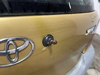 Toyota - yaris - 1.0-16v vvt-i terra - 74-db-hf - afbeelding 9 van  17
