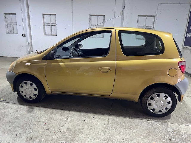 Toyota - yaris - 1.0-16v vvt-i terra - 74-db-hf - afbeelding 10 van  17