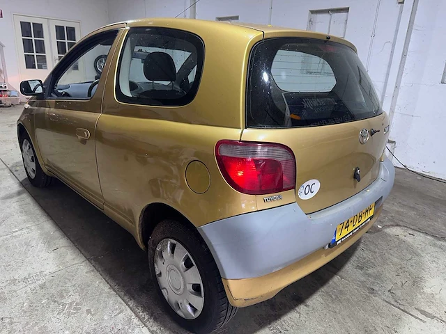 Toyota - yaris - 1.0-16v vvt-i terra - 74-db-hf - afbeelding 11 van  17