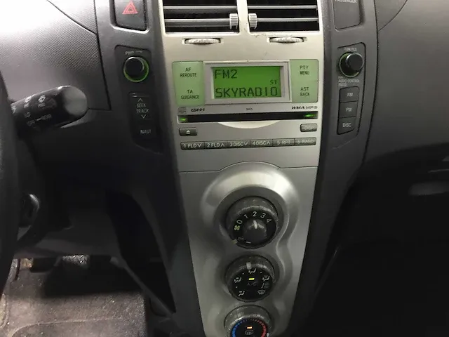 Toyota - yaris - 1.0 vvti terra - k-691-ft - afbeelding 5 van  20