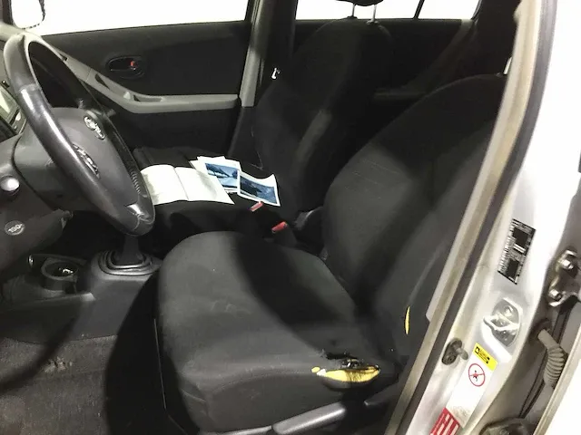 Toyota - yaris - 1.0 vvti terra - k-691-ft - afbeelding 7 van  20