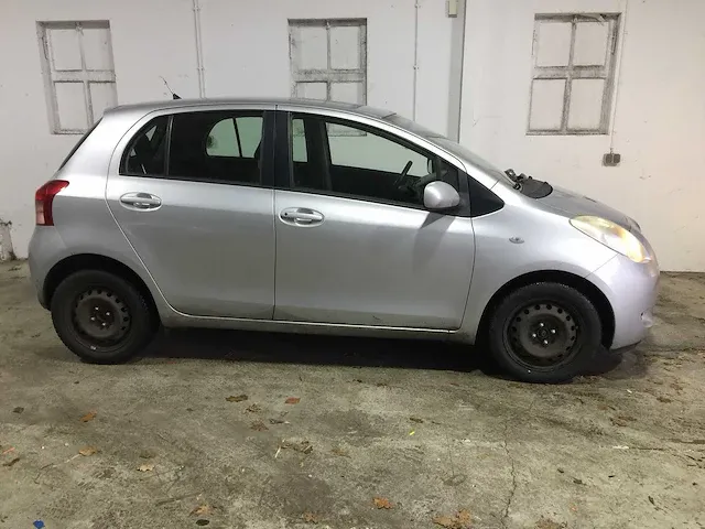Toyota - yaris - 1.0 vvti terra - k-691-ft - afbeelding 17 van  20