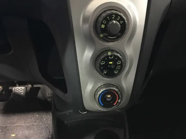 Toyota - yaris - 1.0 vvti terra - k-691-ft - afbeelding 14 van  20