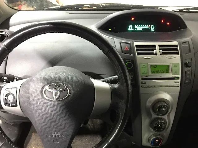 Toyota - yaris - 1.0 vvti terra - k-691-ft - afbeelding 2 van  20