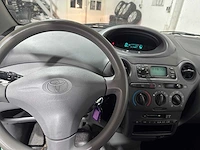 Toyota - yaris - 1.3-16v vvt-i sol - 73-hz-xn - afbeelding 2 van  15