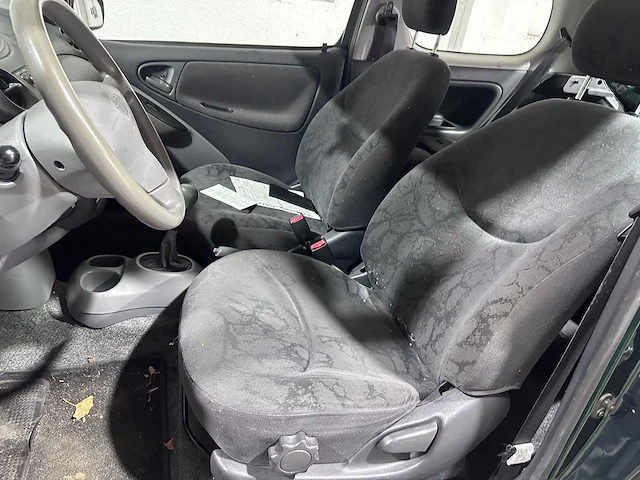 Toyota - yaris - 1.3-16v vvt-i sol - 73-hz-xn - afbeelding 4 van  15