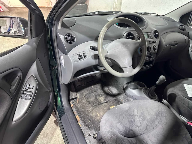Toyota - yaris - 1.3-16v vvt-i sol - 73-hz-xn - afbeelding 15 van  15
