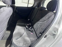 Toyota - yaris - 1.3-16v vvt-i sol - 94-hb-hv - afbeelding 6 van  18