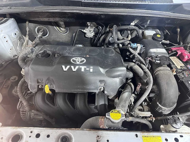 Toyota - yaris - 1.3-16v vvt-i sol - 94-hb-hv - afbeelding 8 van  18