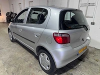 Toyota - yaris - 1.3-16v vvt-i sol - 94-hb-hv - afbeelding 12 van  18