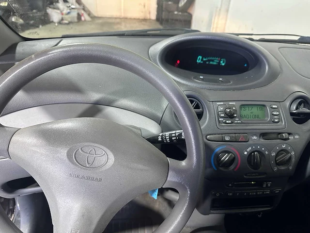 Toyota - yaris - 1.3 vvt-i sol - 76-lh-bj - afbeelding 2 van  16