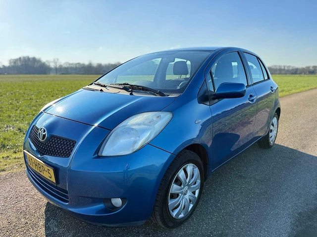 Toyota - yaris - 1.3 vvti sol - 61-hbp-5 - 2008 - afbeelding 1 van  10