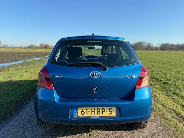 Toyota - yaris - 1.3 vvti sol - 61-hbp-5 - 2008 - afbeelding 7 van  10