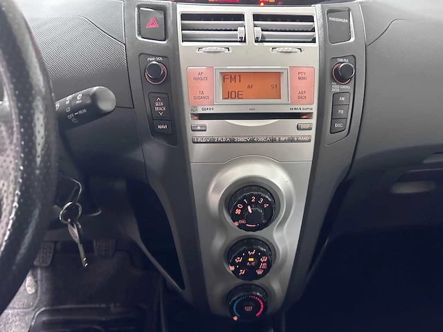 Toyota - yaris - 1.8 vvti ts - 09-xp-rl - afbeelding 3 van  19