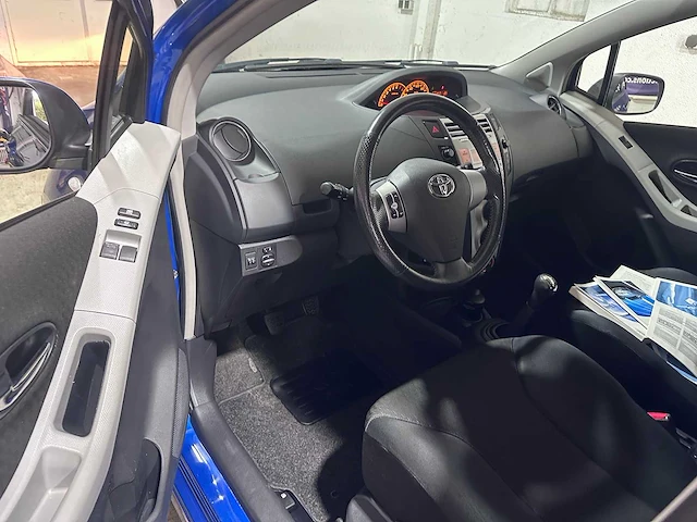 Toyota - yaris - 1.8 vvti ts - 09-xp-rl - afbeelding 18 van  19
