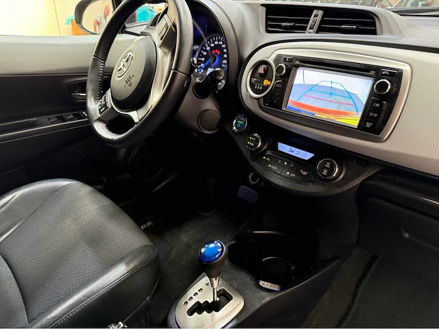 Toyota - yaris - personenauto - 2013 - afbeelding 8 van  32