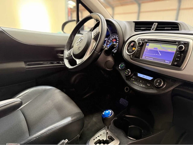 Toyota - yaris - personenauto - 2013 - afbeelding 9 van  32