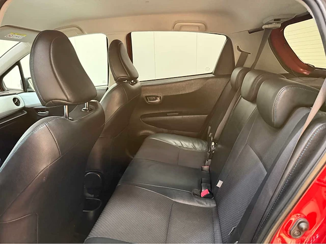 Toyota - yaris - personenauto - 2013 - afbeelding 13 van  32