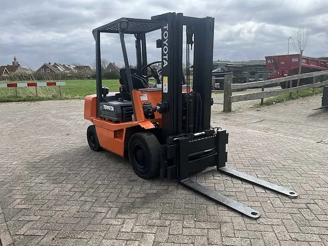 Toyota 02-4fd25 vorkheftruck - afbeelding 10 van  15