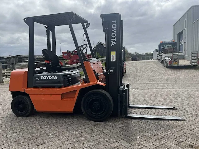 Toyota 02-4fd25 vorkheftruck - afbeelding 11 van  15