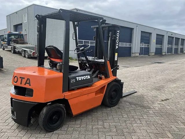 Toyota 02-4fd25 vorkheftruck - afbeelding 12 van  15