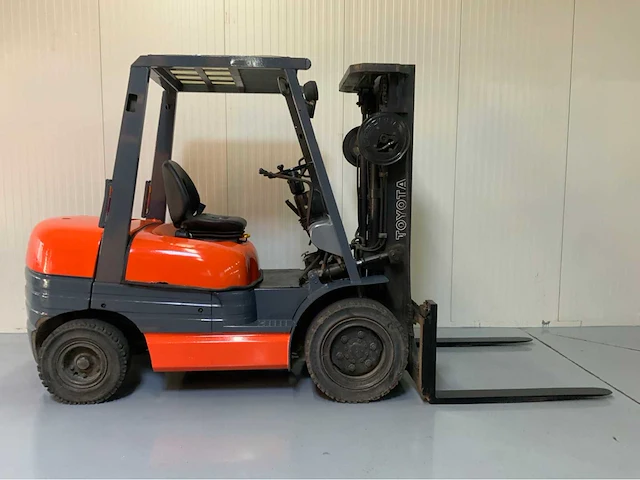 Toyota 02 6dfd 30 - 4.3m triplex, free-lift, 3de&4de funtie tot vorkenbord - vorkheftruck - afbeelding 3 van  14