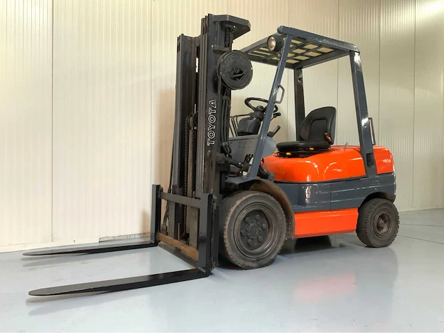 Toyota 02 6dfd 30 - 4.3m triplex, free-lift, 3de&4de funtie tot vorkenbord - vorkheftruck - afbeelding 1 van  14