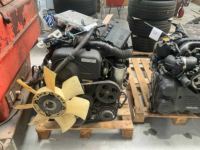 Toyota 2.5l automatic - 1jz-ge d4 vvti - car engine - afbeelding 1 van  6
