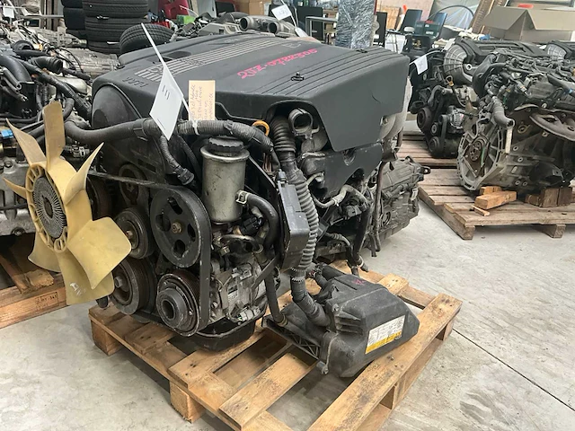 Toyota 3.0l automatic - 1jz-ge d4 - car engine - afbeelding 1 van  4