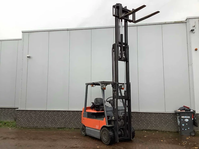 Toyota 7fbmf25 vorkheftruck - afbeelding 1 van  6