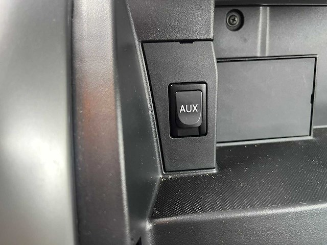 Toyota auris - 1.8 full hybrid exe. automaat cruise airco 19-sgg-1 - afbeelding 8 van  28