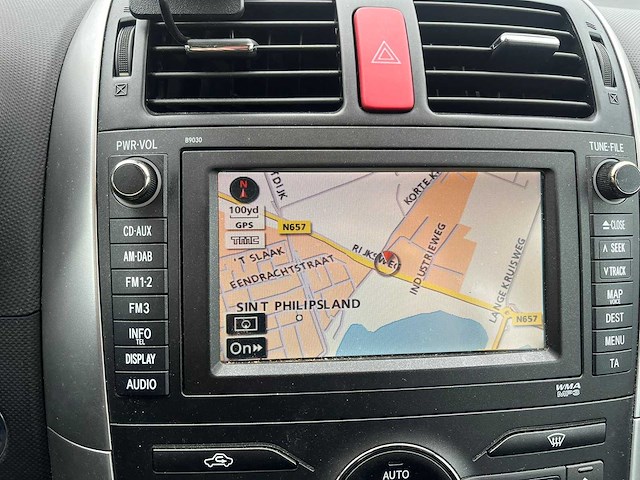 Toyota auris - 1.8 full hybrid exe. automaat cruise airco 19-sgg-1 - afbeelding 14 van  28