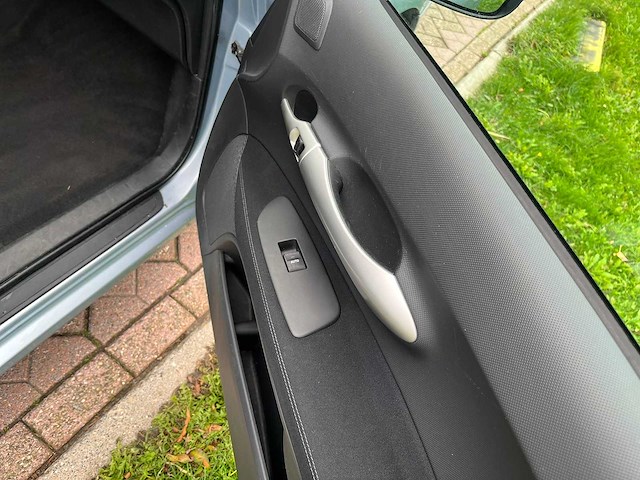 Toyota auris - 1.8 full hybrid exe. automaat cruise airco 19-sgg-1 - afbeelding 20 van  28