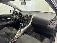 Toyota auris 1.6-16v terra 77-xl-fk - afbeelding 2 van  17