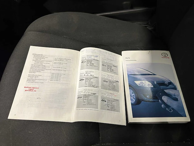 Toyota auris 1.6-16v terra 77-xl-fk - afbeelding 5 van  17