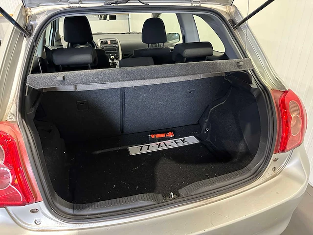 Toyota auris 1.6-16v terra 77-xl-fk - afbeelding 8 van  17