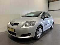 Toyota auris 1.6-16v terra 77-xl-fk - afbeelding 1 van  17