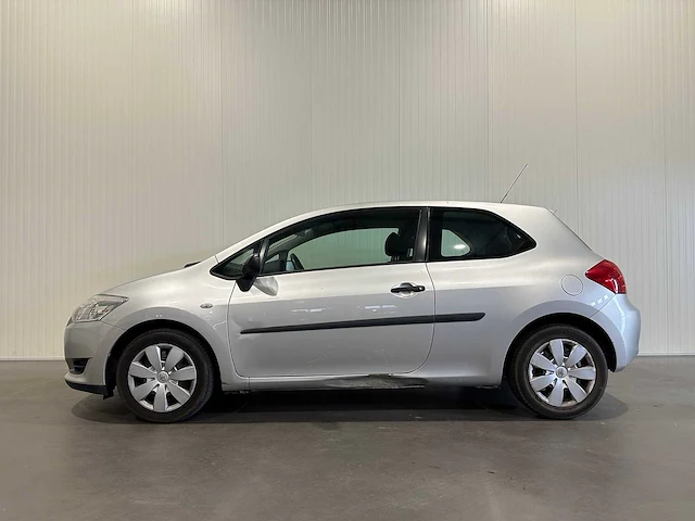 Toyota auris 1.6-16v terra 77-xl-fk - afbeelding 10 van  17
