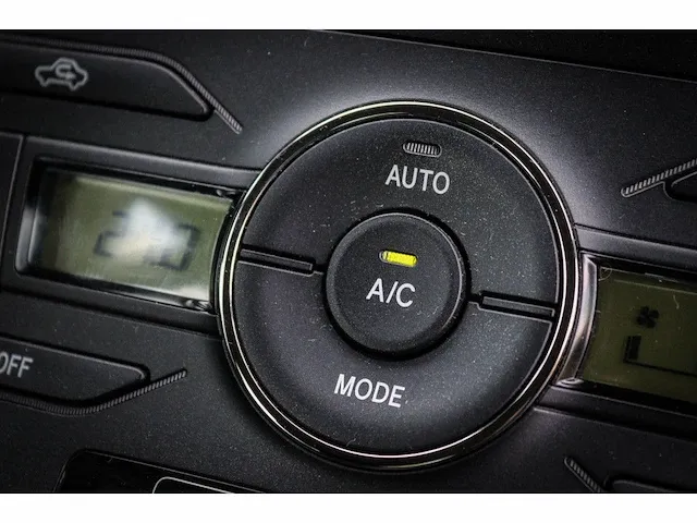 Toyota auris 1.8 full hybrid dynamic, 40-rgp-4 - afbeelding 3 van  21