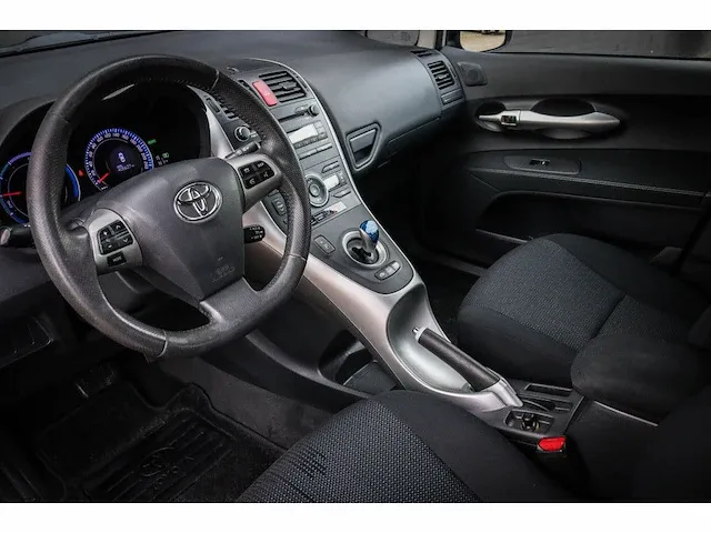Toyota auris 1.8 full hybrid dynamic, 40-rgp-4 - afbeelding 17 van  21
