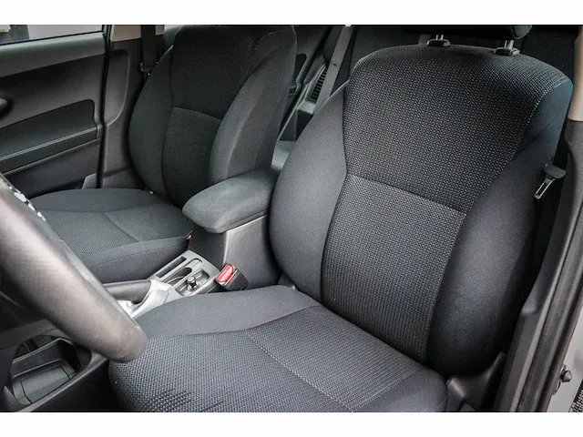 Toyota auris 1.8 full hybrid dynamic, 40-rgp-4 - afbeelding 18 van  21