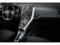 Toyota auris 1.8 full hybrid dynamic, 40-rgp-4 - afbeelding 20 van  21
